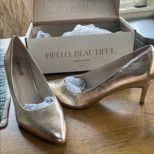 Life Stride Women's Metallic Gold Pointed-Toe Mid Heel Pumps